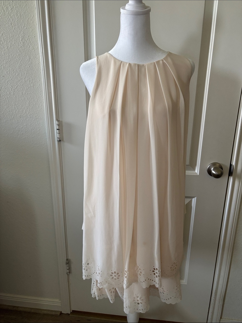 Jessica Simpson Soft Beige Sleeveless Dress